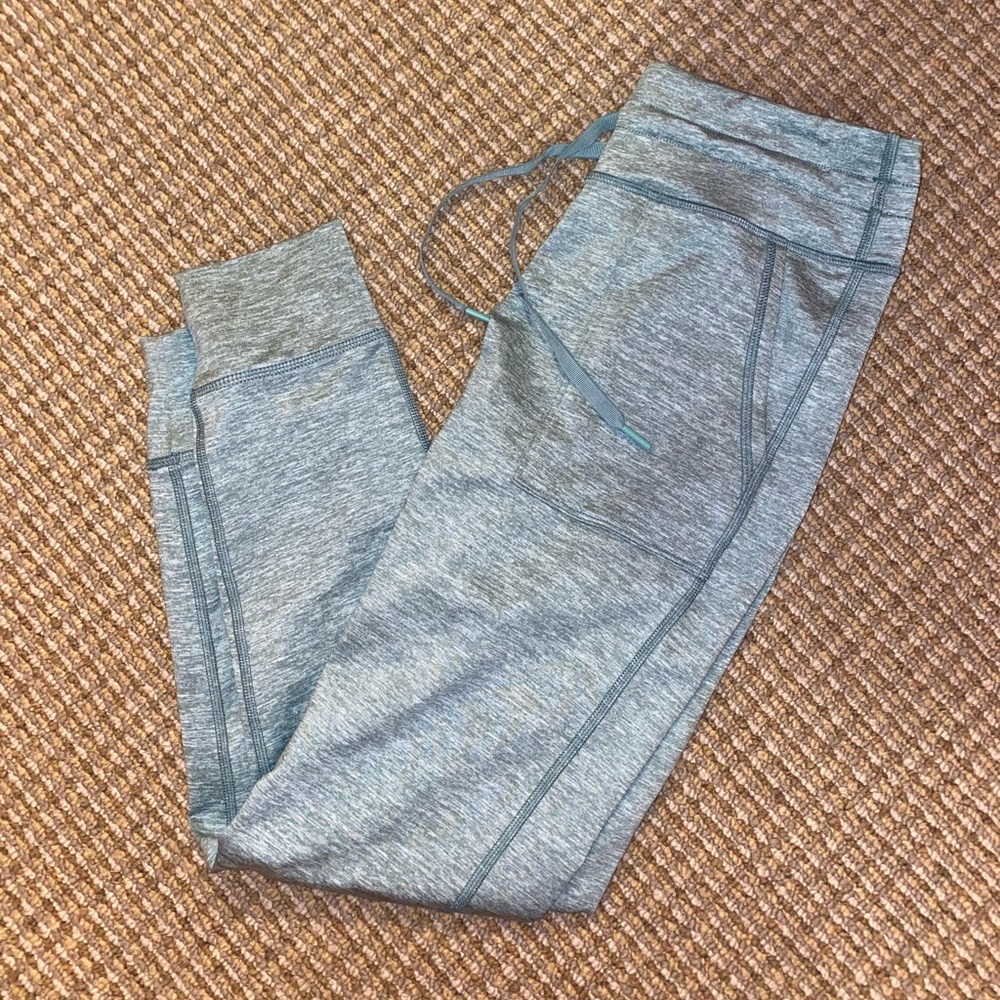 Aerie Play Pocket & Cuff Leggings